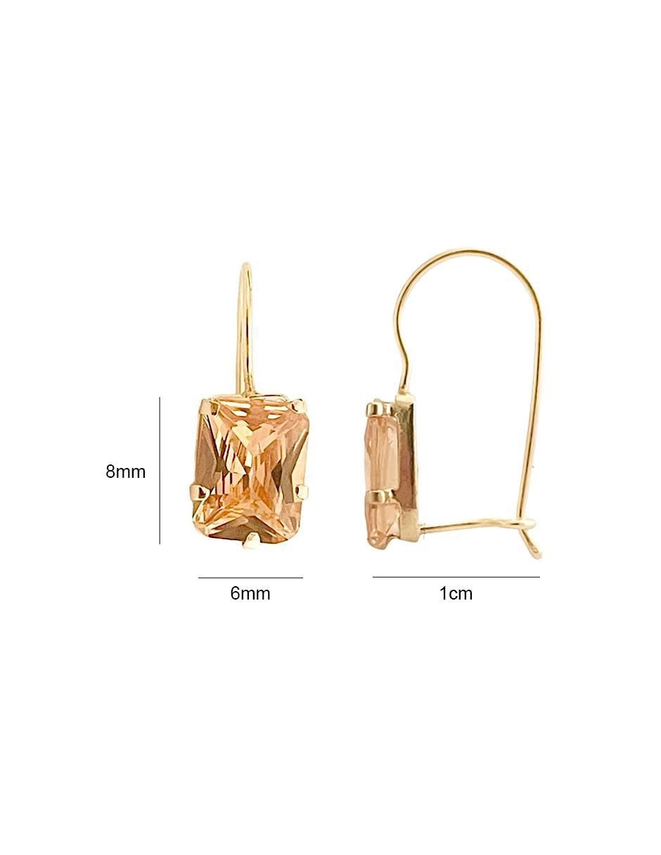 Aretes rectangulares de oro con acabado brillante zirconia