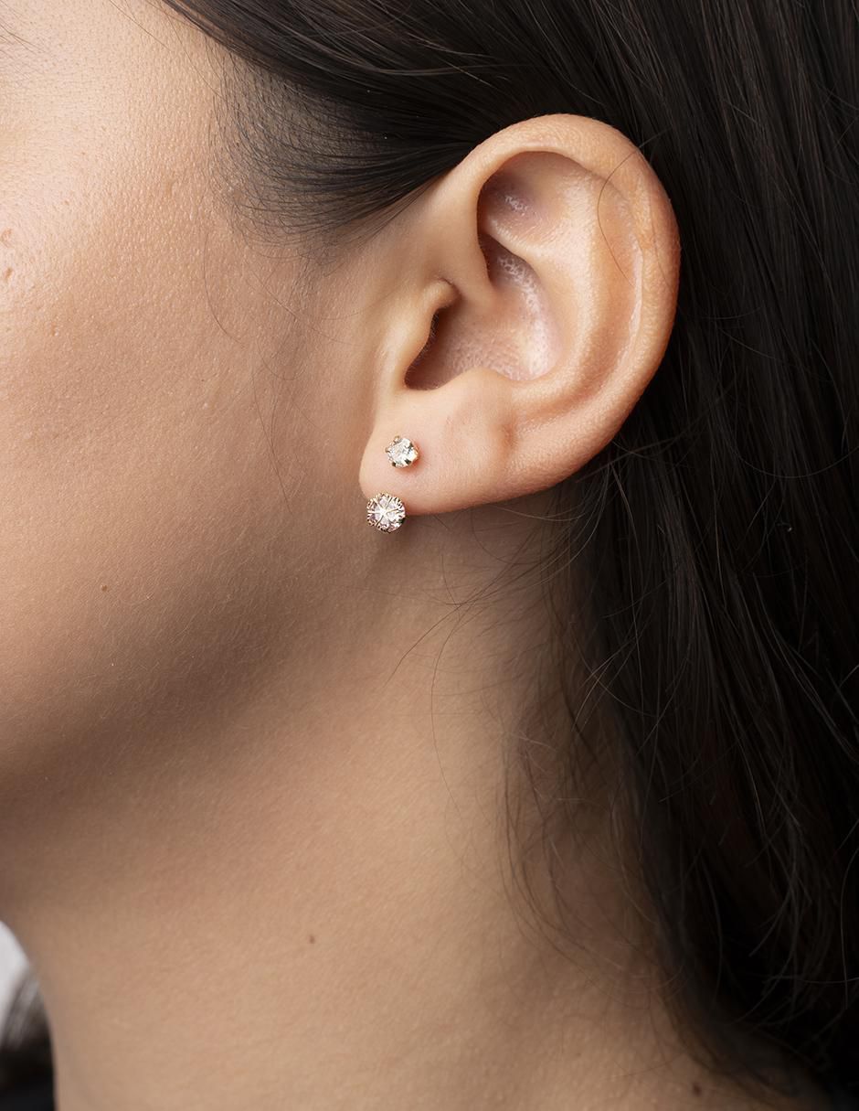 Broqueles de flor de oro con acabado pavé zirconia