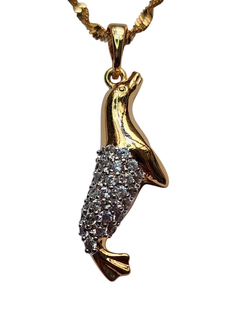 Collar con dije de foca de oro laminado 14 K 4