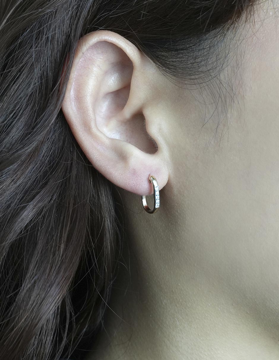 Aretes cortos circulares Diamond Earrings de oro 14 K con acabado brillante diamante 4