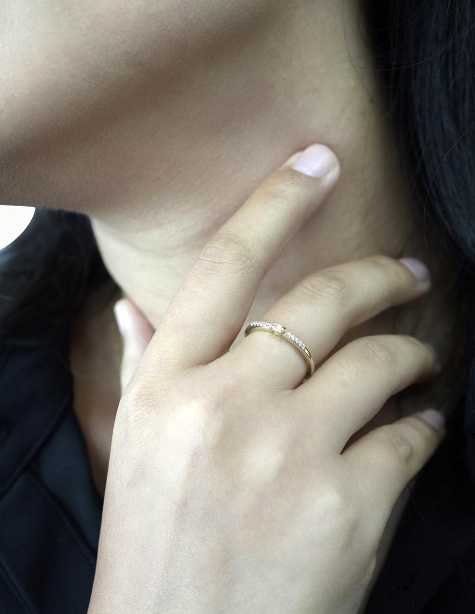Anillo circular 14 k de oro diamante pavé 4
