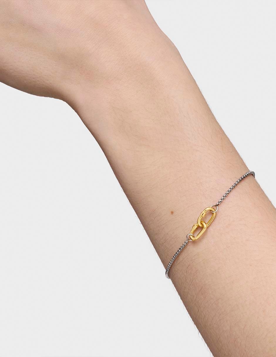 Pulsera de oro 18 K Hold Oval con acabado liso 5