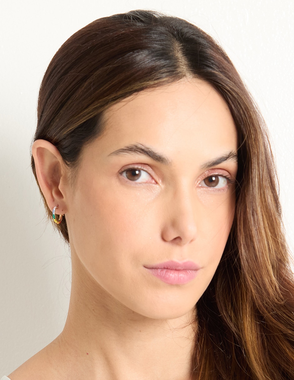 Aretes de aro circulares oro 14 k con acabado pavé cristal 4