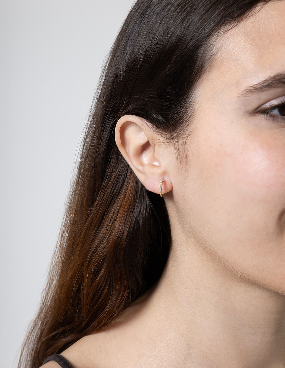 Aretes circulares de oro con acabado brillante diamante 4