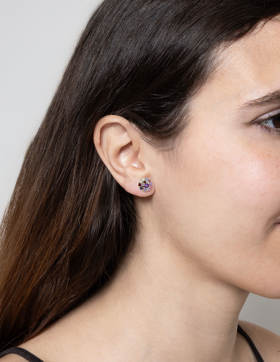 Aretes redondos de oro con acabado brillante zirconia 4