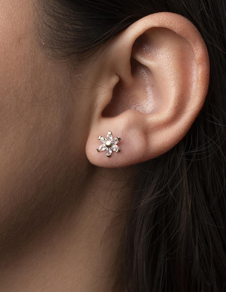 Broqueles de flor de oro con acabado pavé zirconia 3