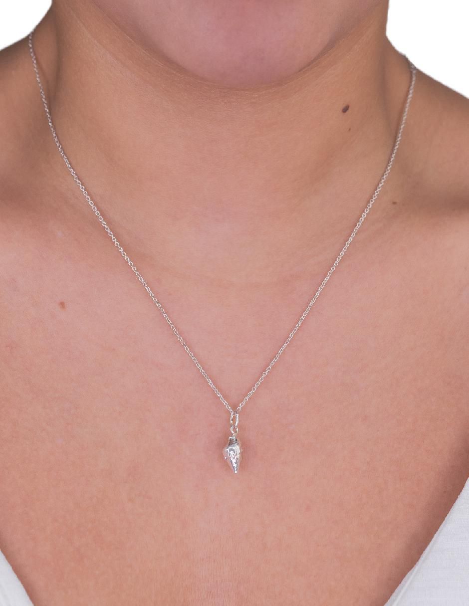 Collar con dije de concha de plata P 925 3