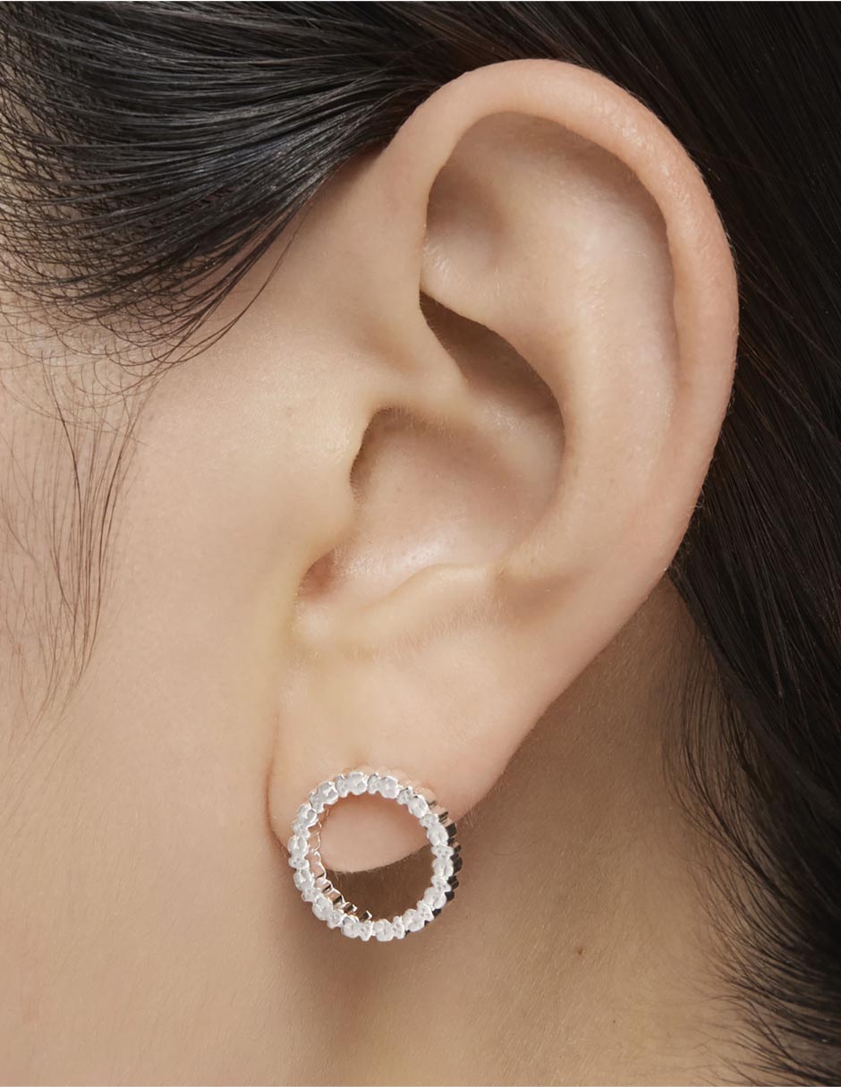 Aretes redondos Oso Straight de plata P 925 con acabado brillante 6