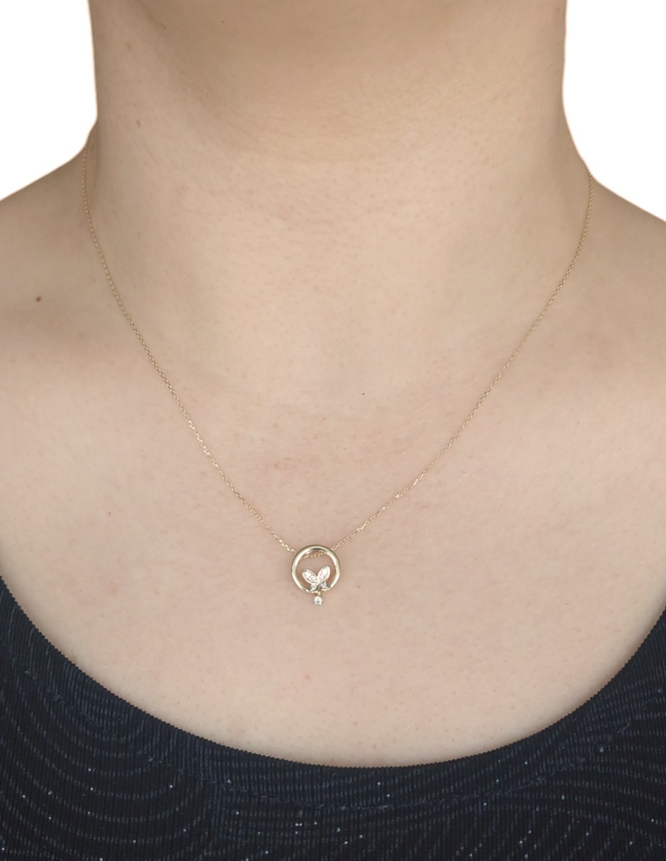 Collar con dije de mariposa de oro 14 K