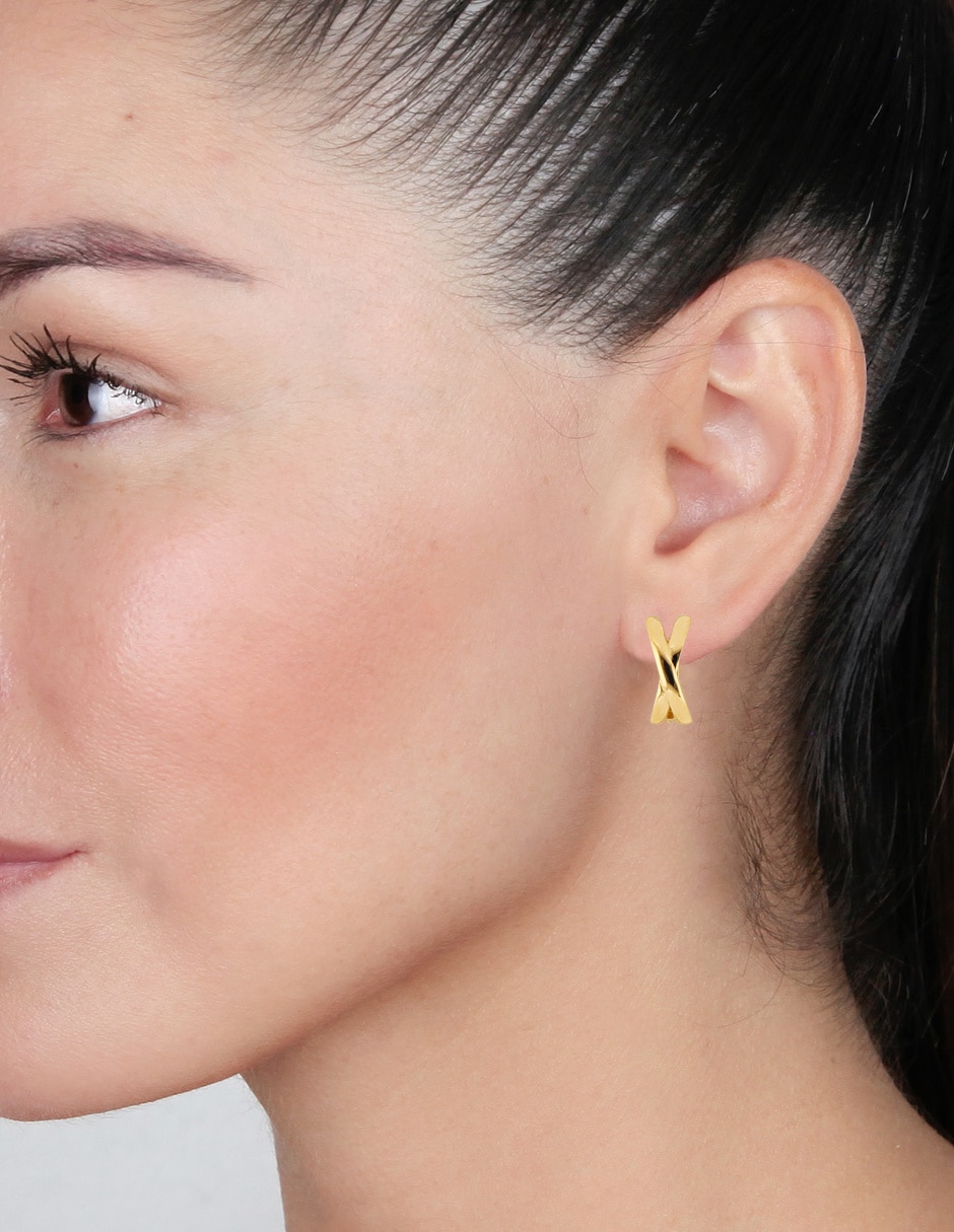 Aretes huggies de oro 14 k con acabado pulido 2