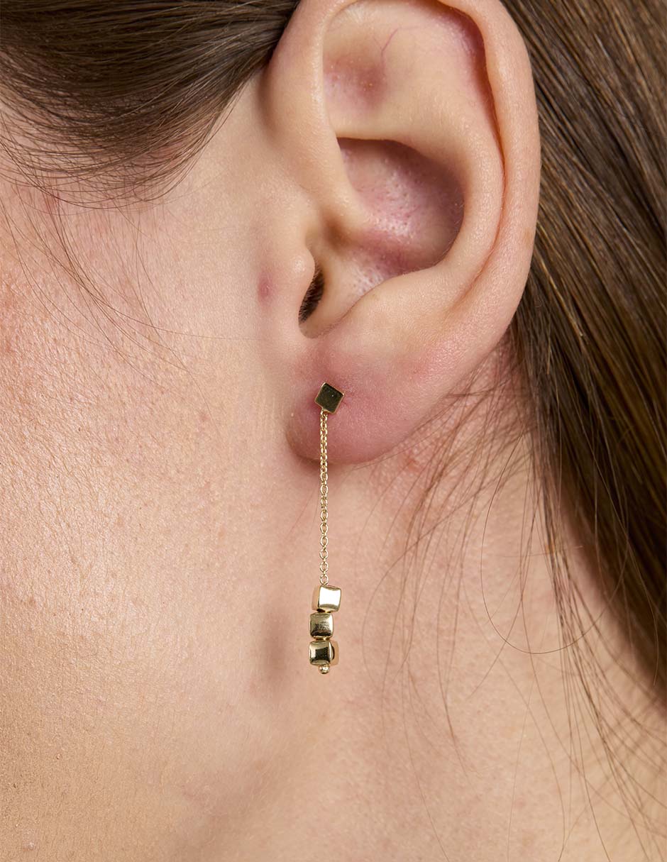Aretes largos cuadrados de oro amarillo 14 K con acabado pulido 5