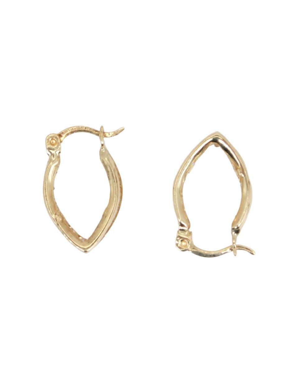 Arracadas de flecha de oro amarillo con acabado pavé zirconia 2