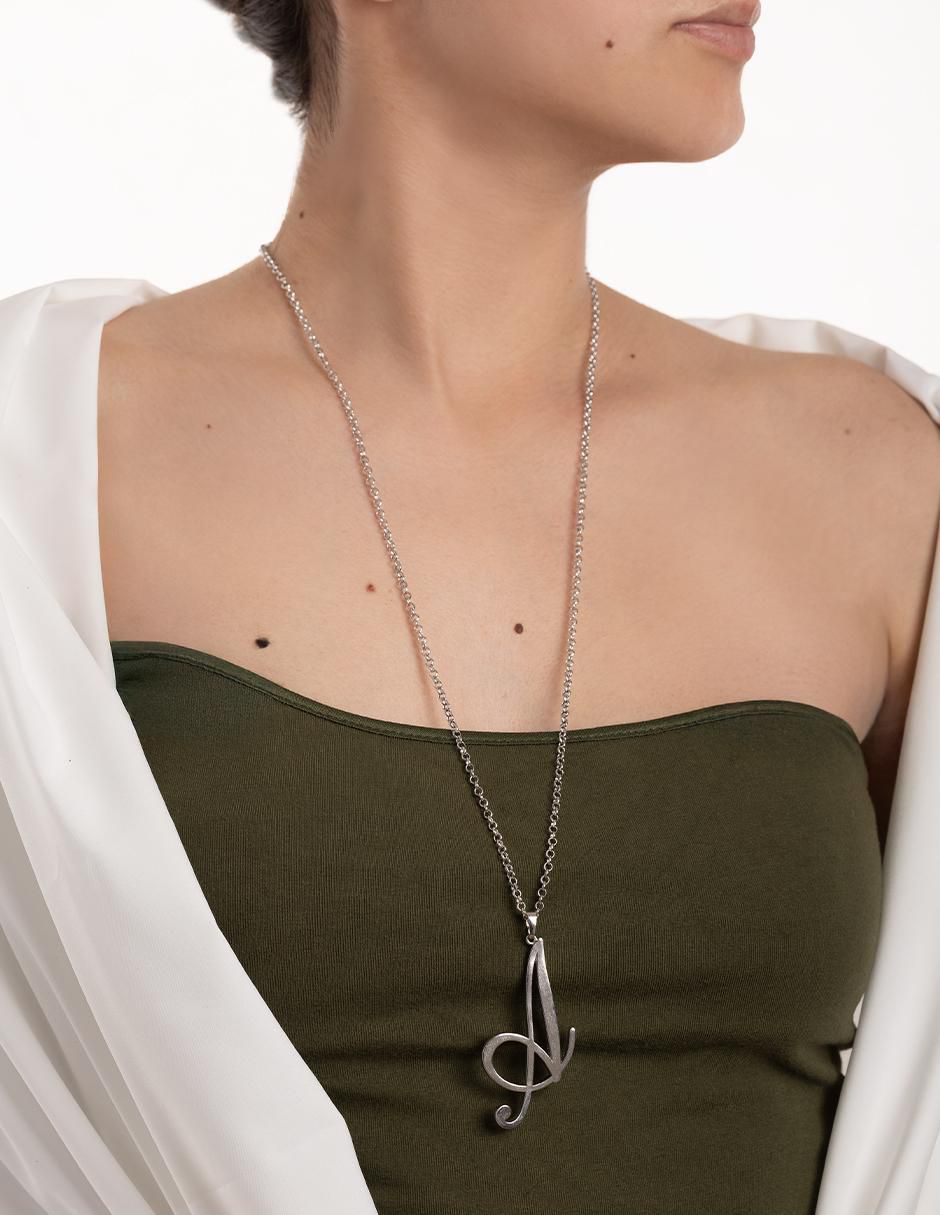 Collar con dije de letra a 2