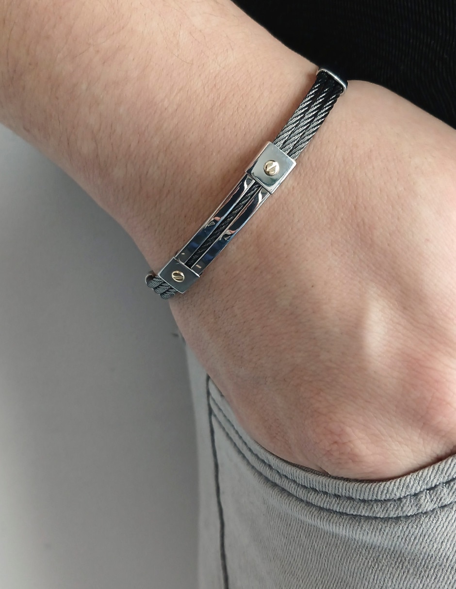 Brazalete 14 K con acabado liso 2