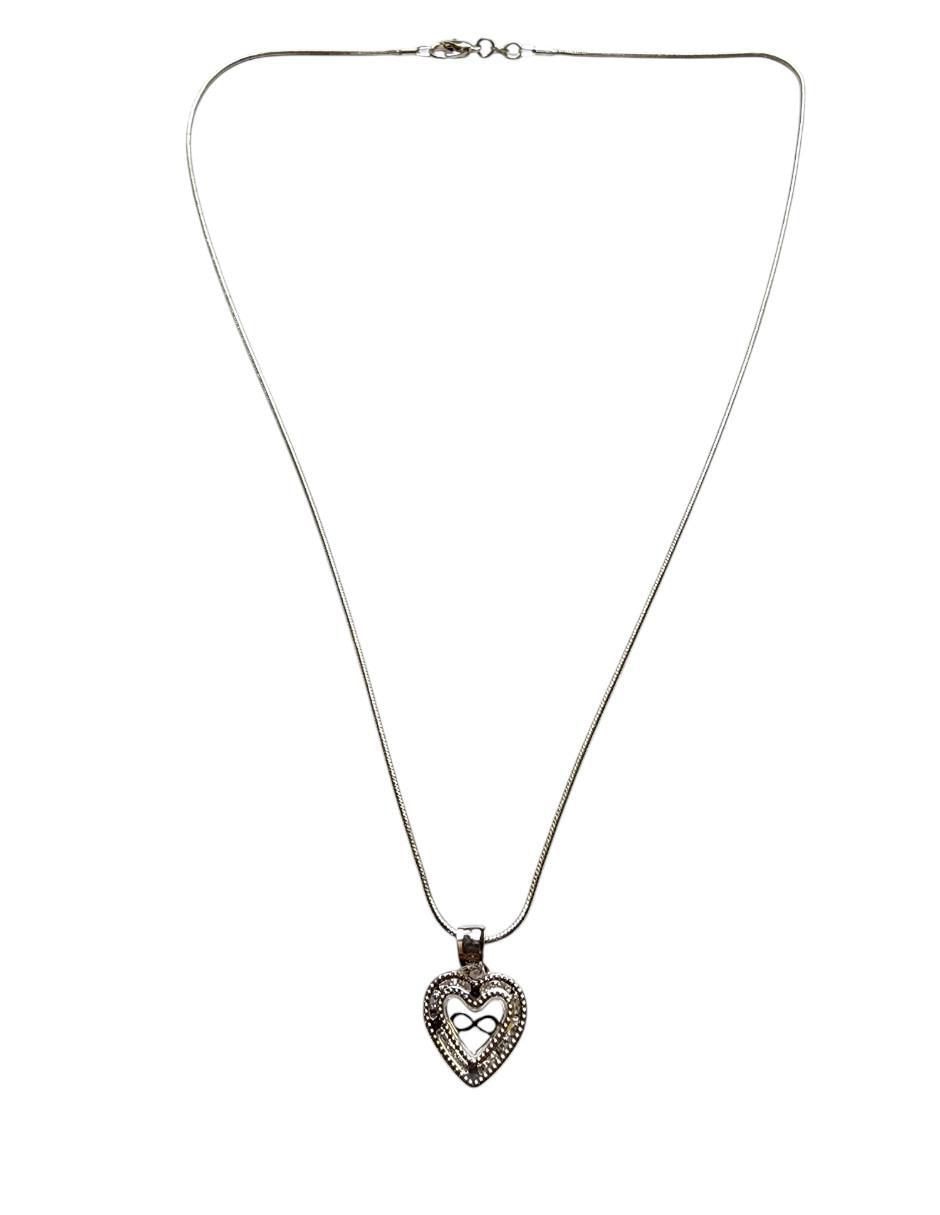 Collar con dije de corazón Infinito de plata P 925 2