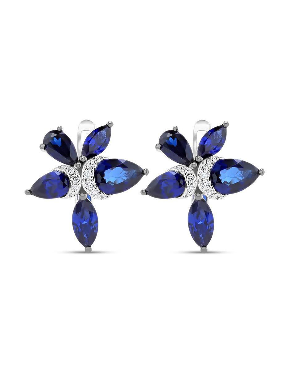 Aretes cortos de flor de oro blanco 14 K con acabado brillante diamante