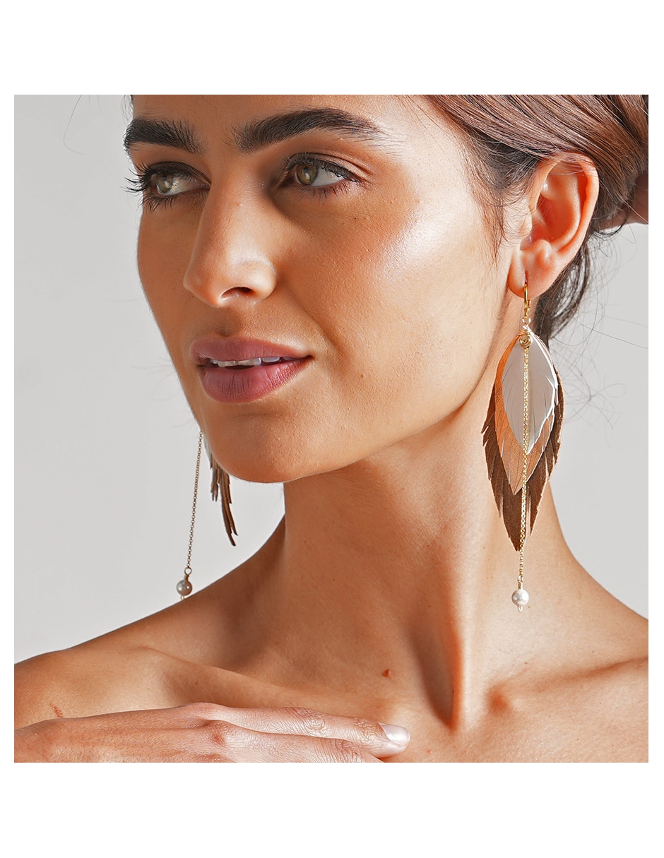 Aretes largos de pluma 2