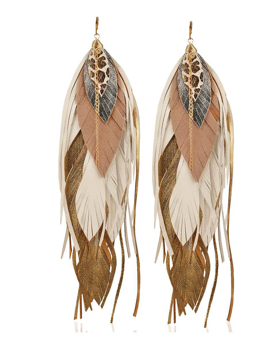 Aretes largos de pluma