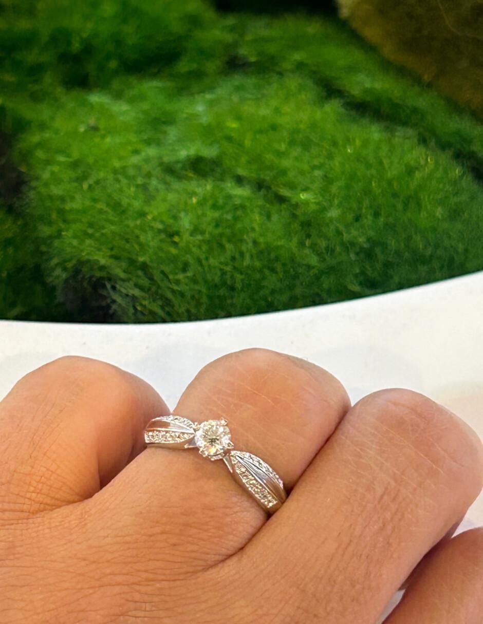 Anillo de compromiso "de" oro 14 k klamore mariela diamante
