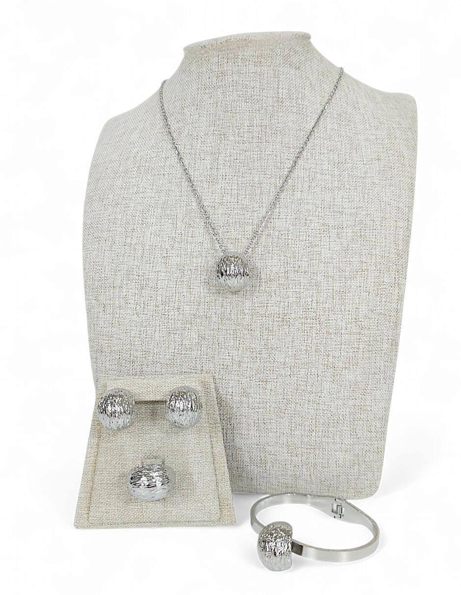 Collar, aretes, pulsera y anillo de concha 11