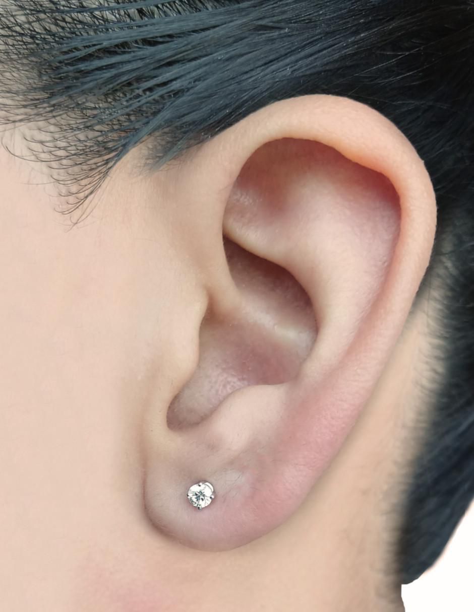 Broqueles redondos de oro blanco 14 K con acabado brillante diamante