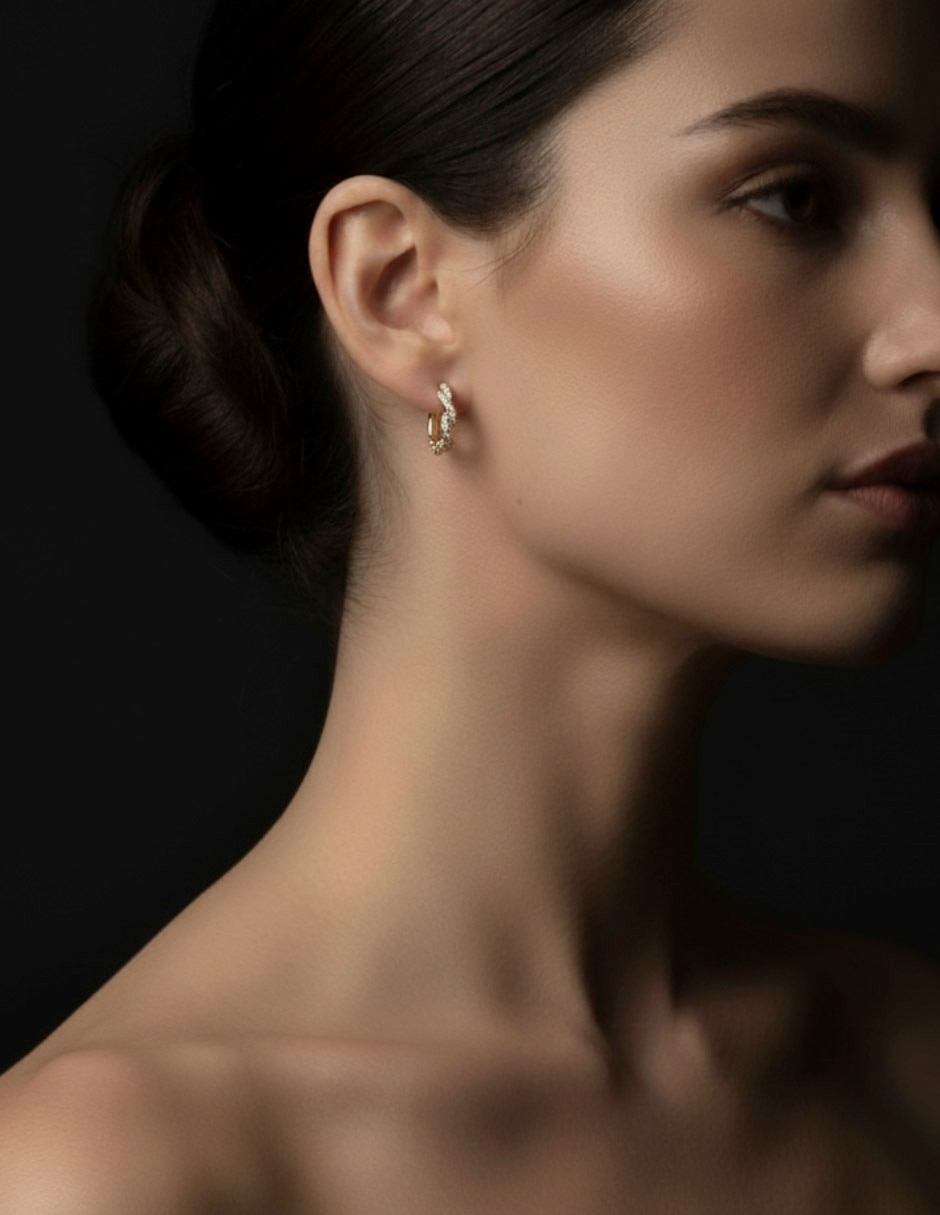 Aretes cortos de oro 14 K con acabado baño de oro zirconia 4