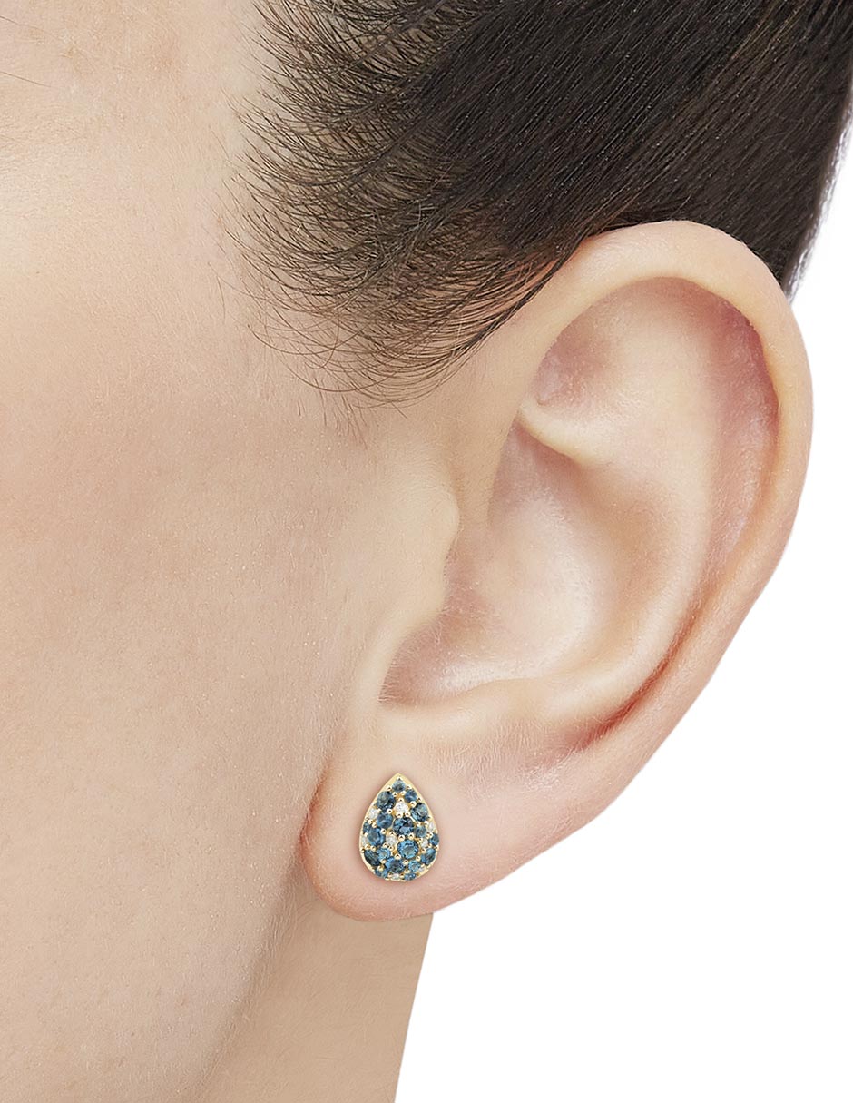 Aretes cortos de gota de oro 14 K con acabado pavé topacio azul de Londres 3