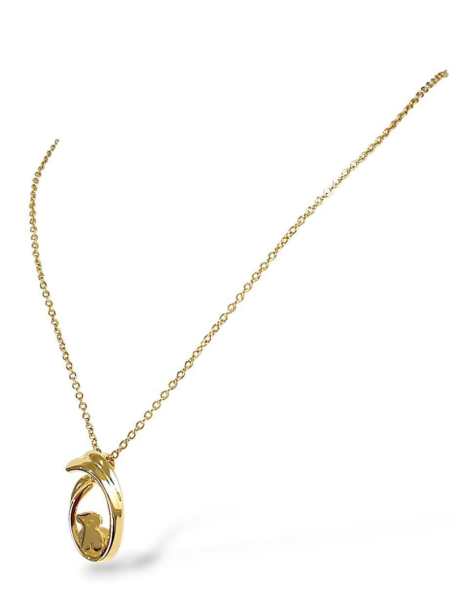 Collar, pulsera, anillo y aretes de diferentes formas