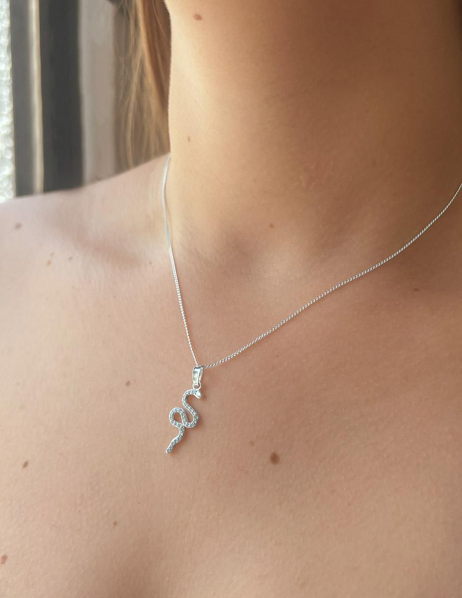 Collar con dije no aplica "de (si aplica)" serpiente clepsidra ninguna "de" plata p 925