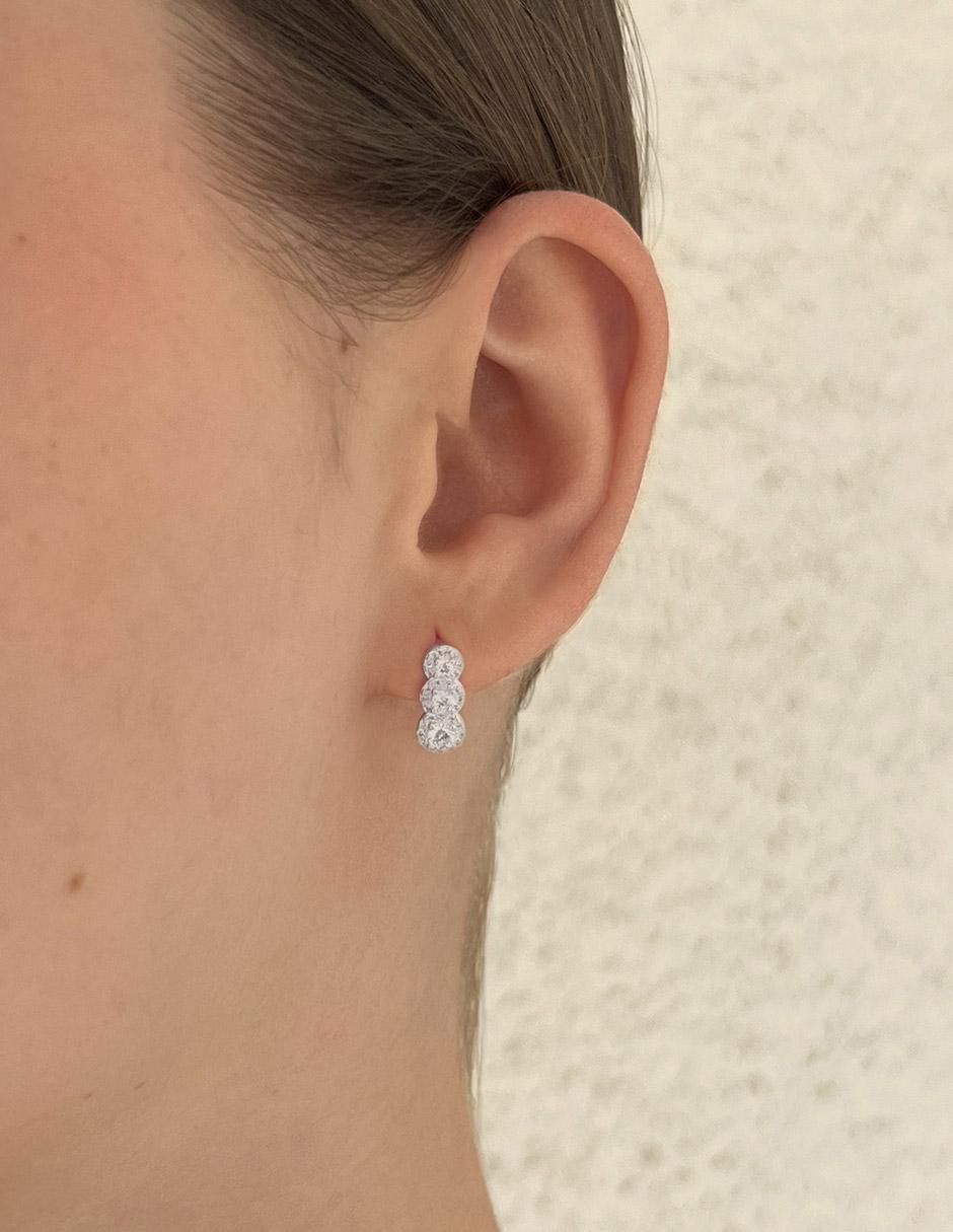 Aretes cortos circulares de Plata P 925 con acabado plateado zirconia 5