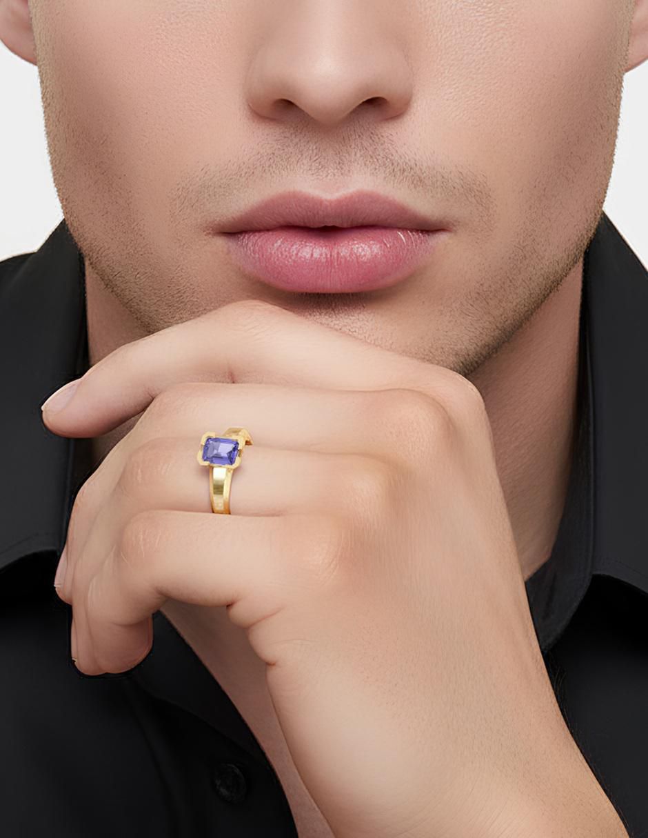 Anillo rectangular 10 k de oro zirconia brillante