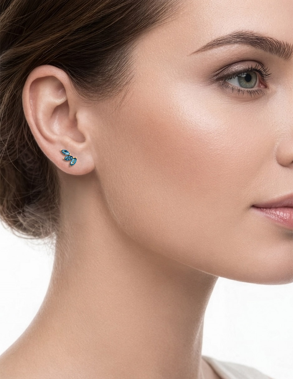 Aretes cortos con acabado brillante zirconia 4