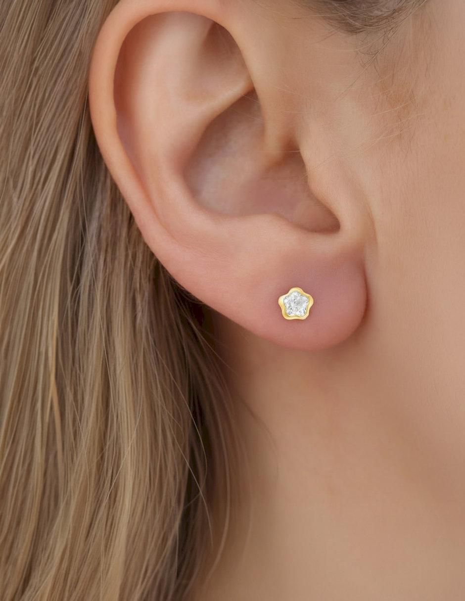 Broqueles de flor de oro 10 K con acabado brillante zirconia 4