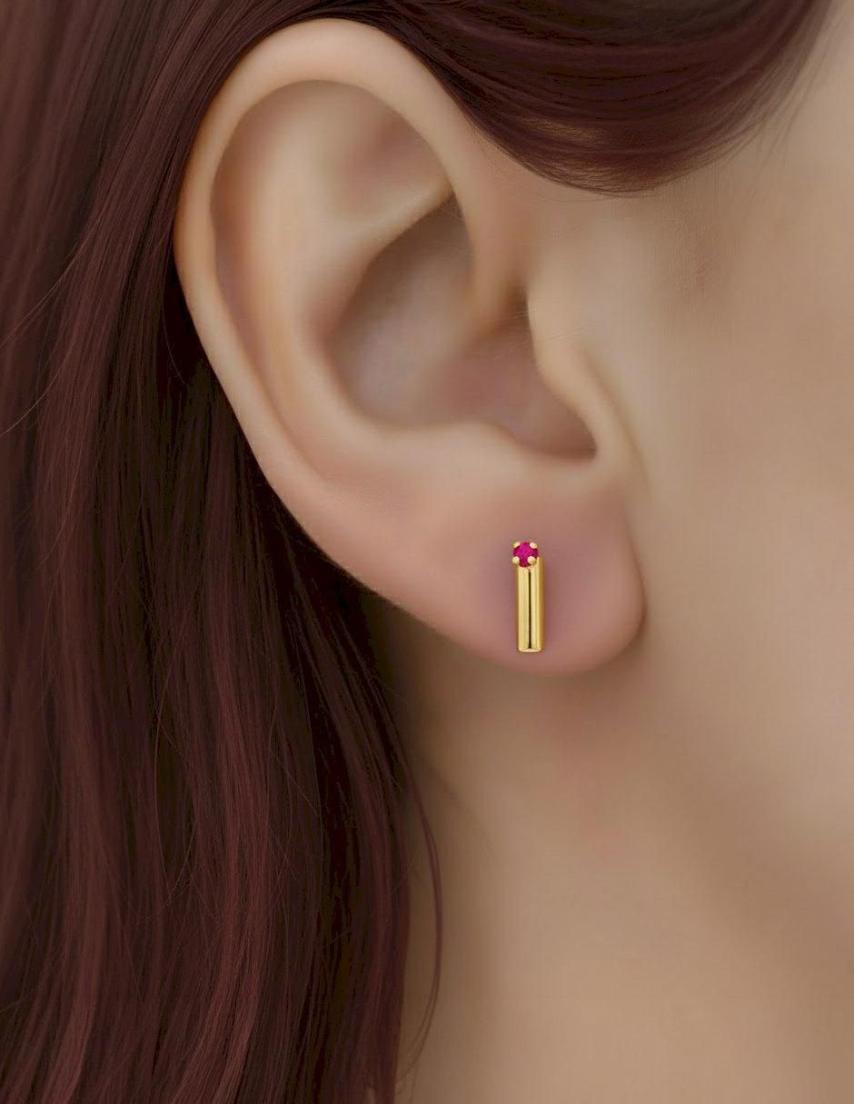 Arete individual rectangular de oro 10 K con acabado brillante zirconia 4
