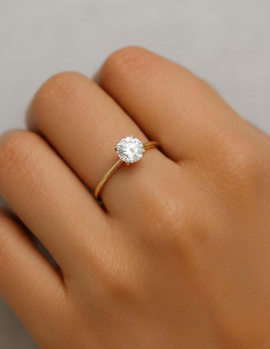 Anillo circular 10 k de oro zirconia brillante 4
