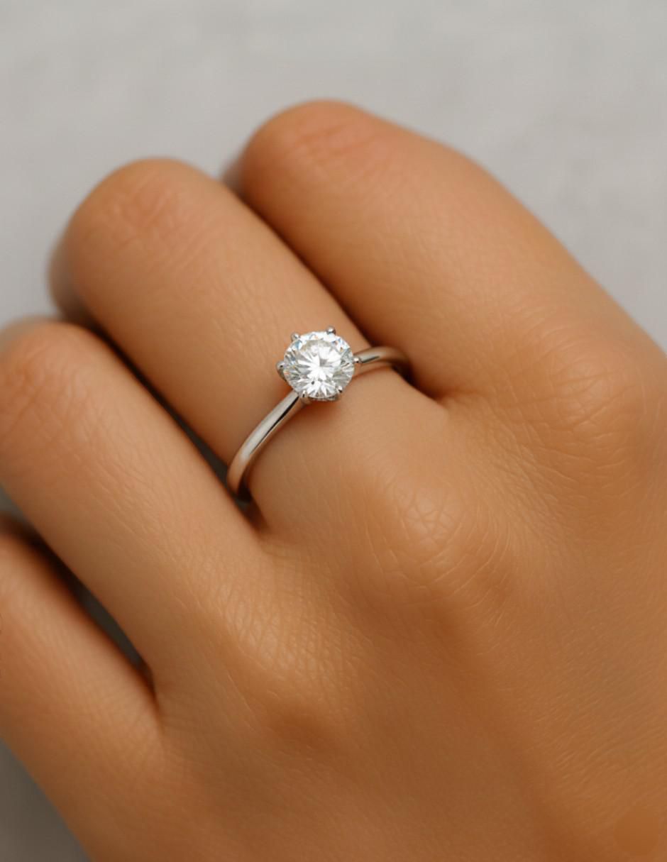 Anillo circular 10 k de oro blanco zirconia pulido 4