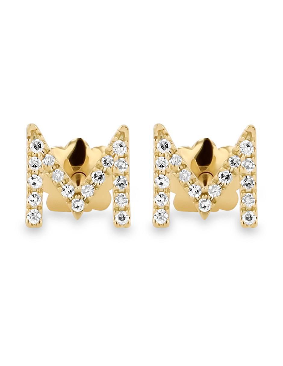 Broqueles de letra M de oro amarillo 14 K con acabado brillante diamante Broqueles de letra M de oro amarillo 14 K con acabado brillante diamante