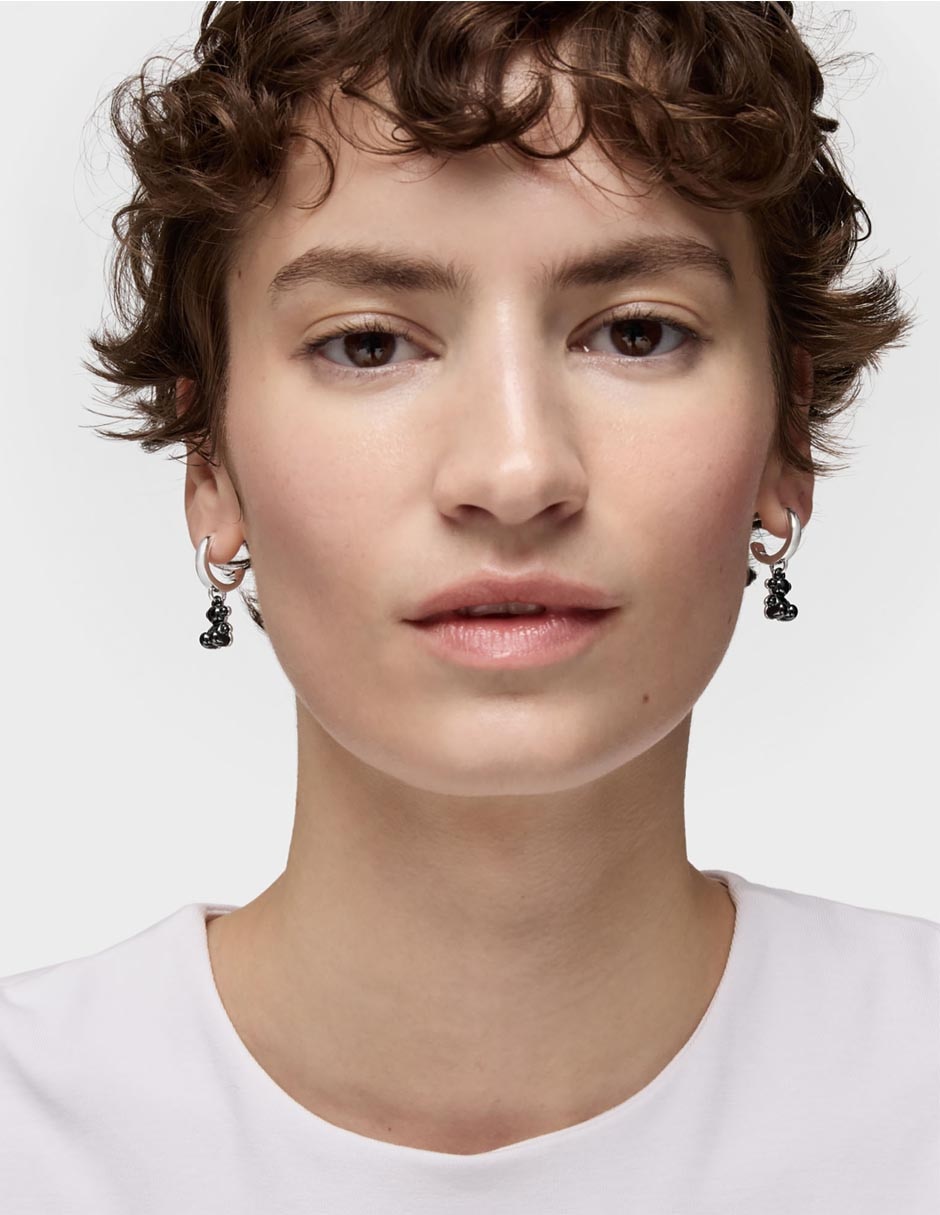 Aretes cortos de oso Bold Bear de plata con acabado brillante 6