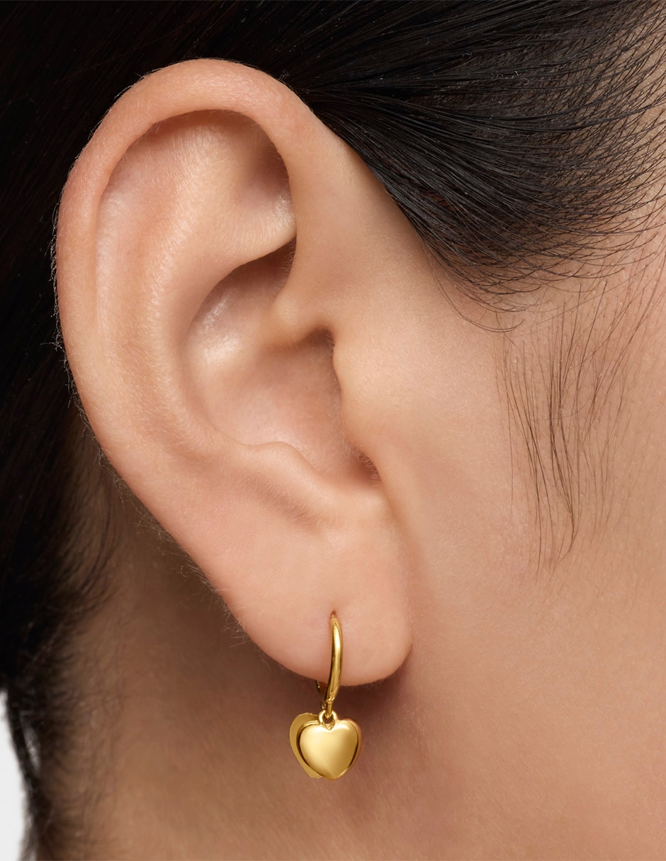 Aretes huggies de corazón Flechazo de oro amarillo 14 k con acabado brillante 7