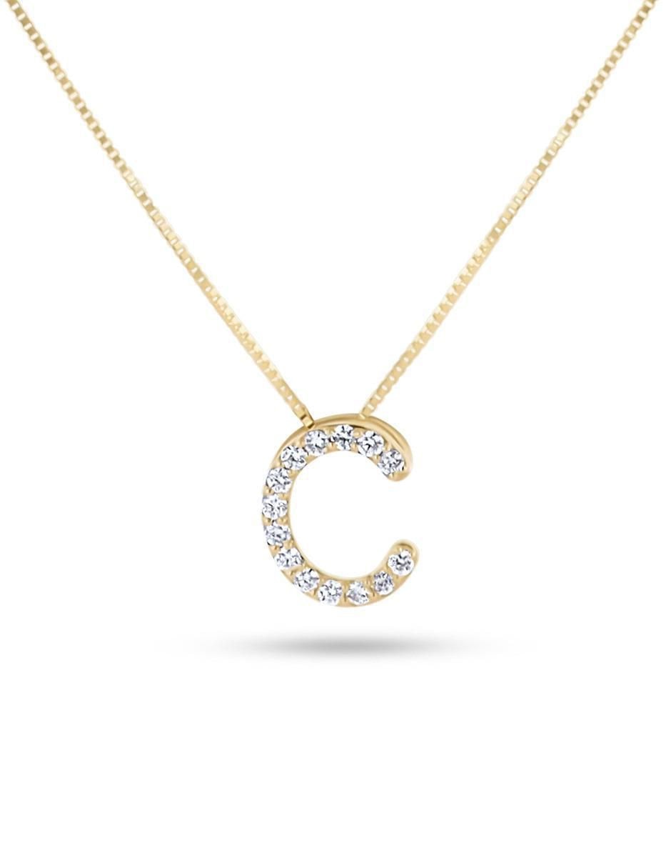 Collar con dije de letra C de oro amarillo 14 K