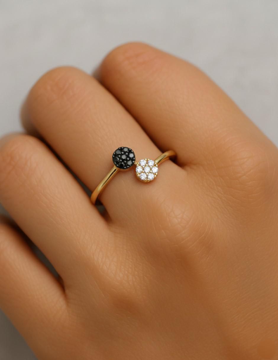 Anillo circular 10 k de oro amarillo zirconia brillante 4