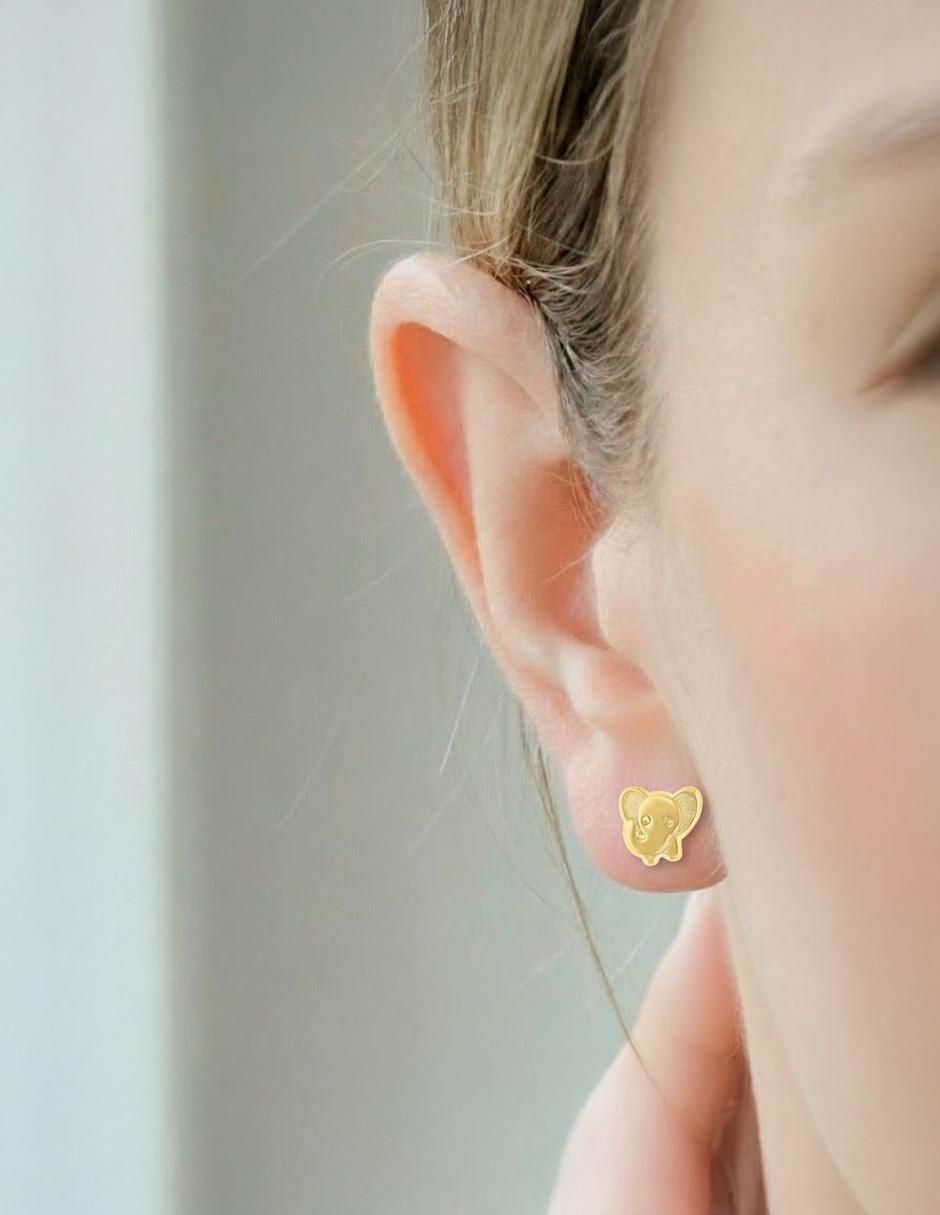 Arete de elefante de oro amarillo 10 K con acabado brillante zirconia 4