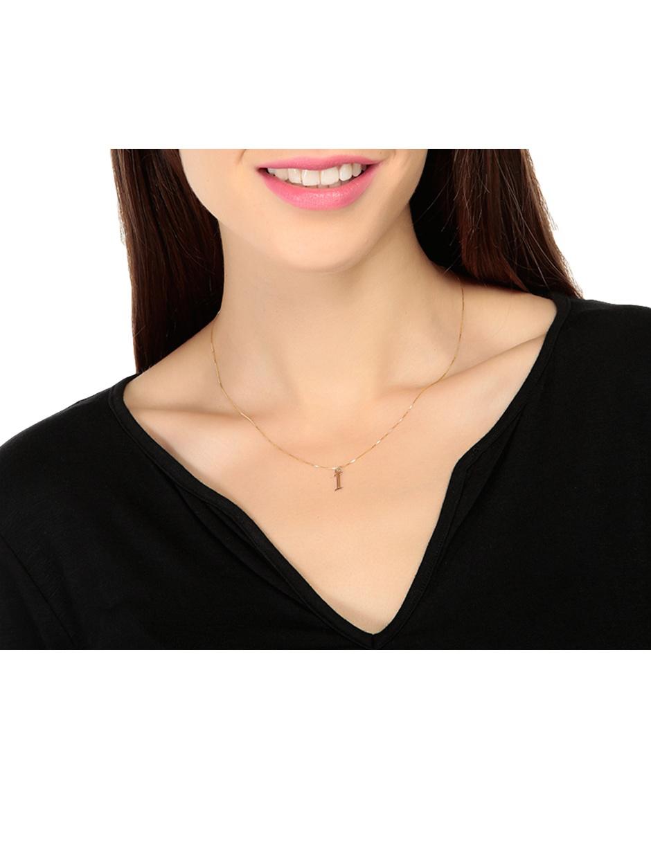 Dije de letras de oro amarillo 14 K 3