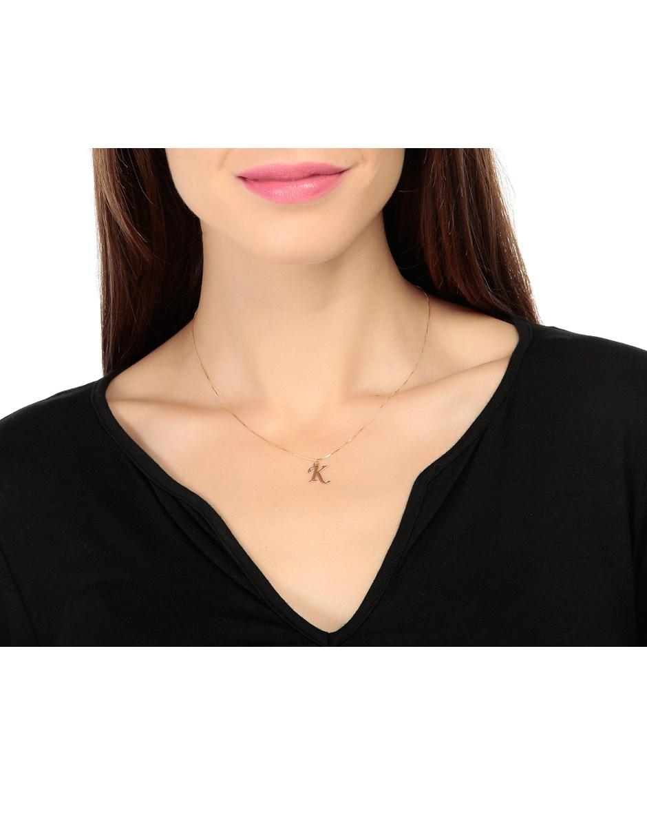 Dije de letras de oro amarillo 14 K 4